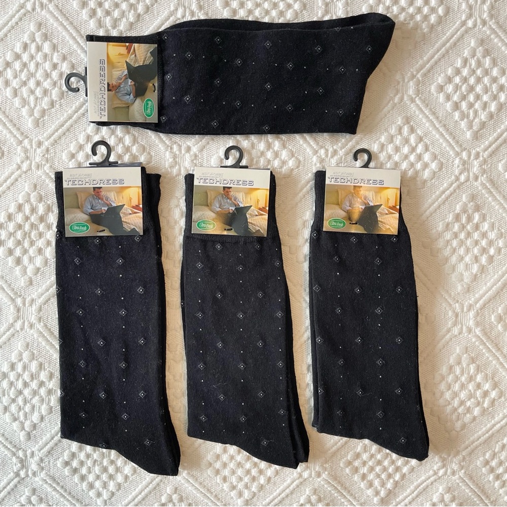 NWT men’s black cotton dress socks with pattern throughout